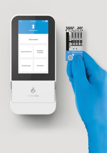 LumiraDx COVID-19 Antigentest erhält CE-Kennzeichnung Bildrechte: LumiraDx UK LTD. Alle Rechte weltweit vorbehalten. Beschreibung: LumiraDx Platform und SARS-CoV-2 Antigen (Ag) Test
Ausschließlich zur redaktionellen Nutzung zu verwenden / Weiterer Text über ots und www.presseportal.de/nr/147563